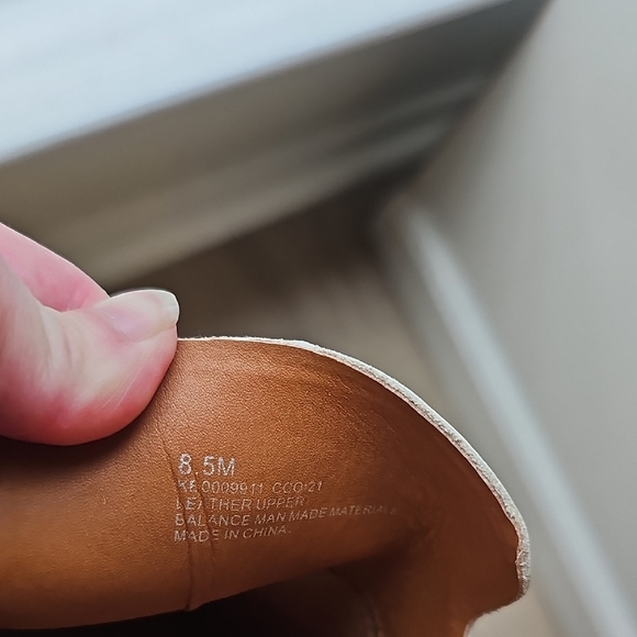 Kork-Ease Women's Leather Tan Slip On Loafers Size 8.5 EUC - Picture 11 of 12